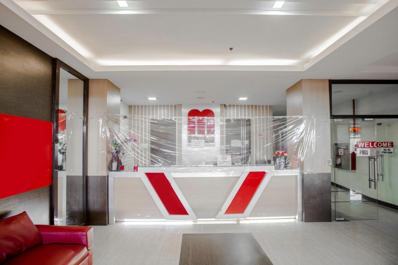 Oyo 666 Mc Hotel Fairview Quezon City Extérieur photo