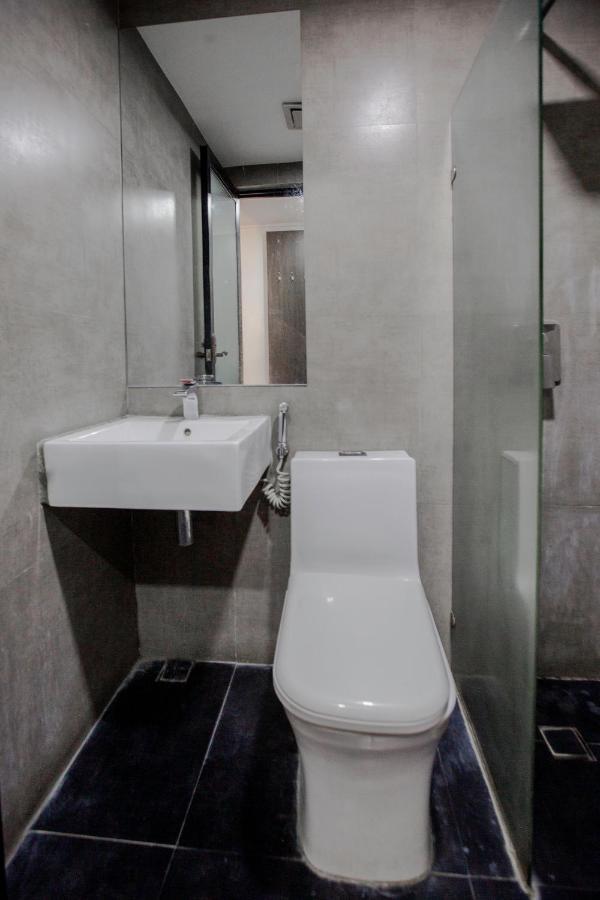 Oyo 666 Mc Hotel Fairview Quezon City Extérieur photo